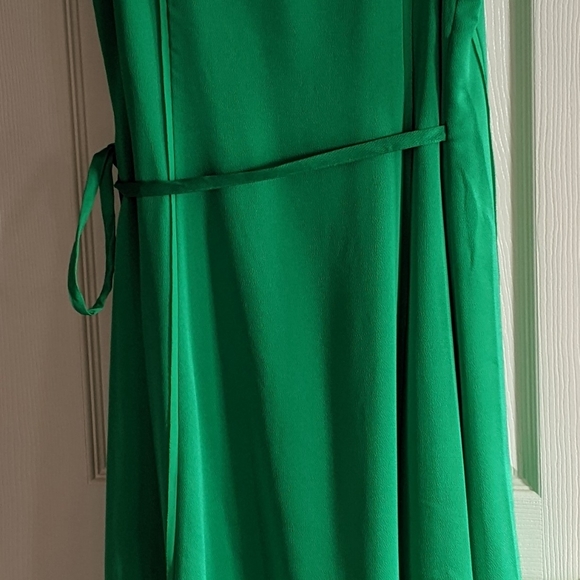 LIKE NEW Banana Republic Emerald Green Crepe Satin Wrap Dress Petite XS - Picture 8 of 9
